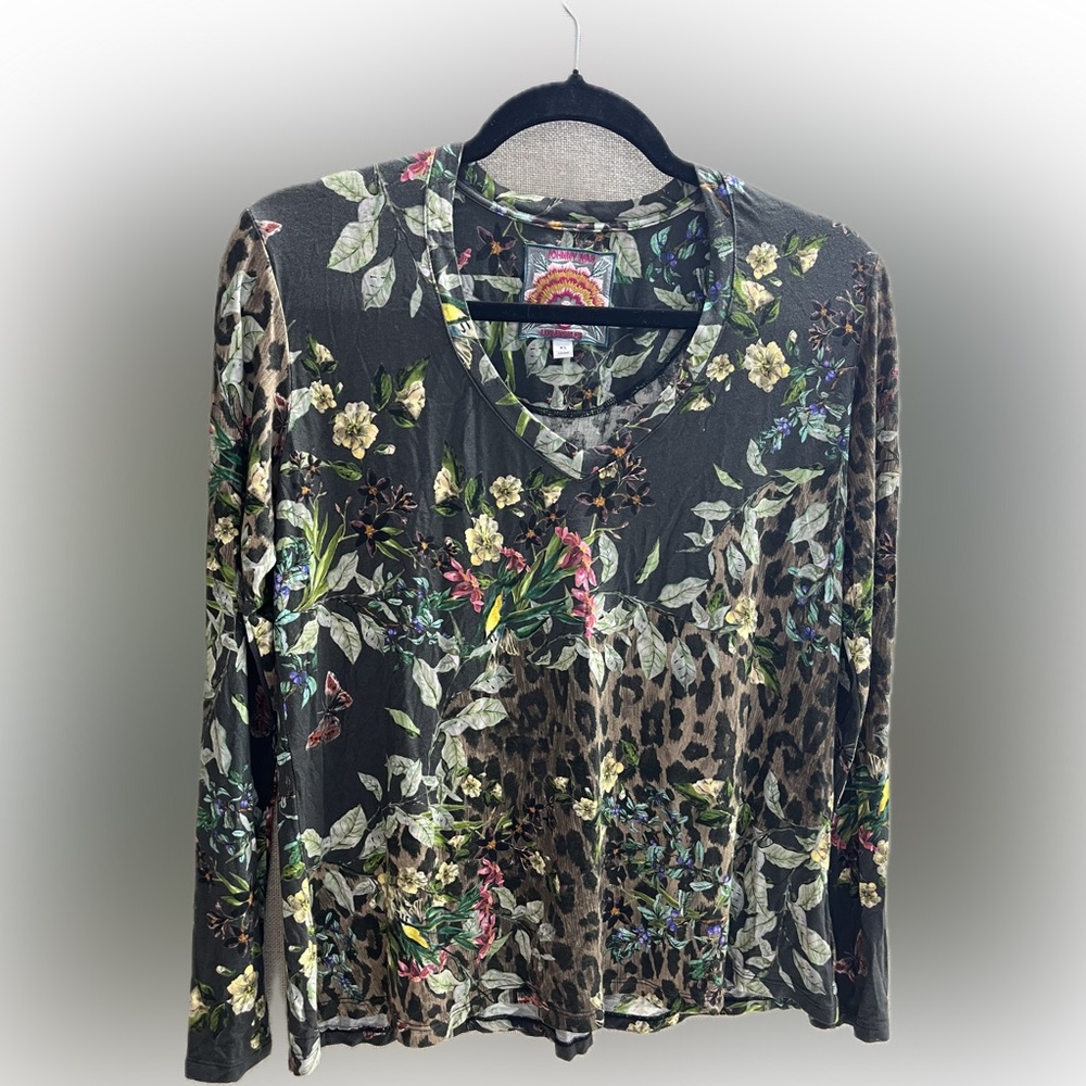 Johnny Was Ash Bird Leopard V-Neck Top SWING TEE.  Size XS.